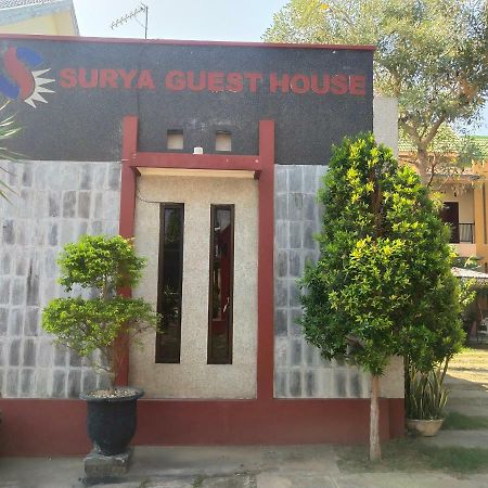 Surya Guest House Проболинго Екстериор снимка